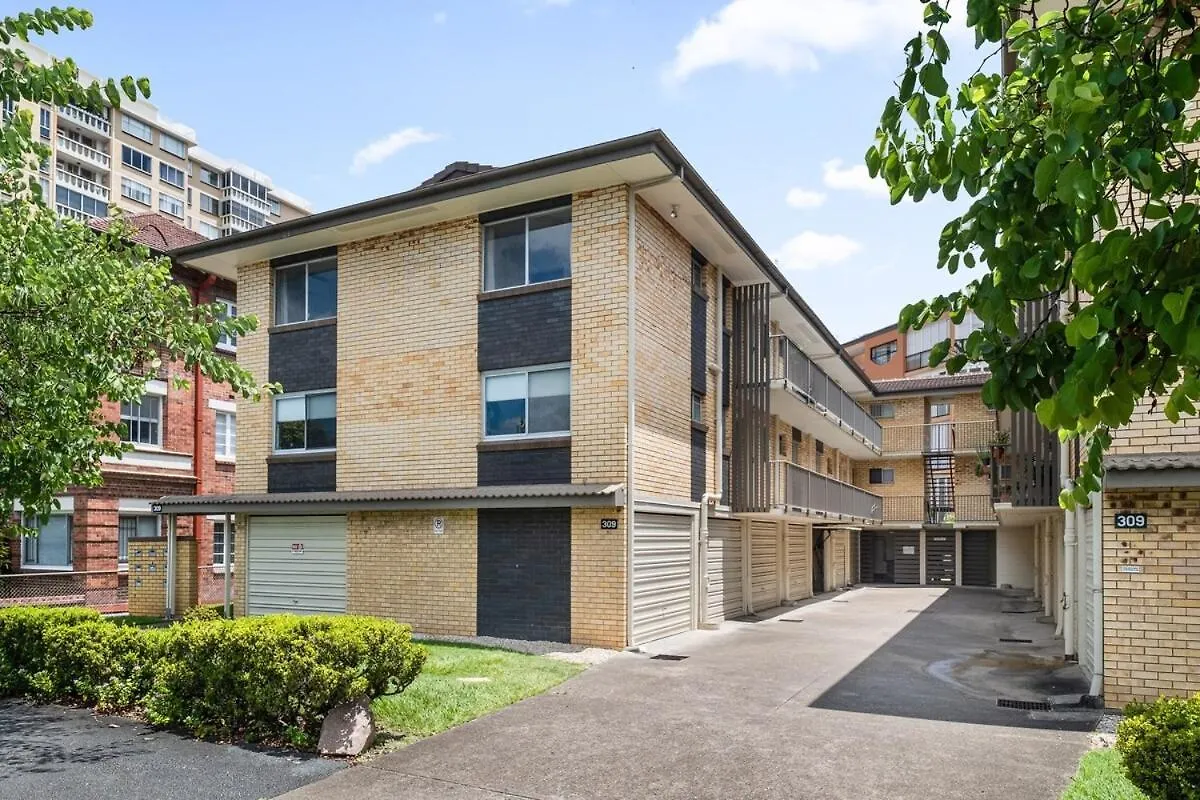 Bright Apartment In Trendy New Farm Brisbane